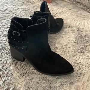 Womens black suede booties used. Good condition. Size 8
